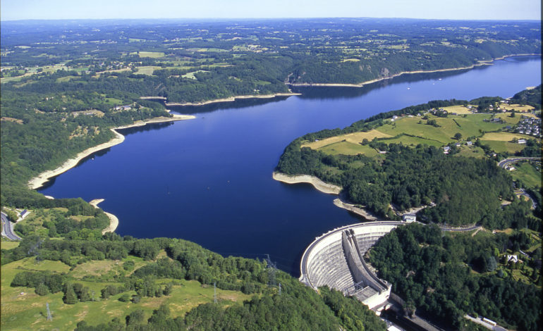 Lac de Bort les Orgues