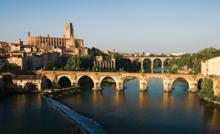 1-Cathedrale-Sainte-Cecile-Palais-de-la-Berbie-Tarn-Pont-Vieux_Albi---L.-Frezouls.jpg-1200px