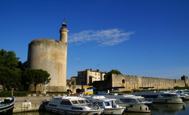 Aigues Mortes-remparts et port-1889