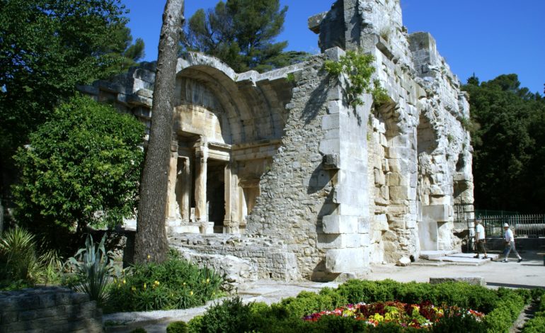 Nîmes-Temple de Diane-1826