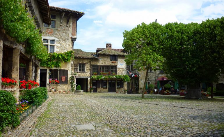 place de la halle - Cécile Despalles