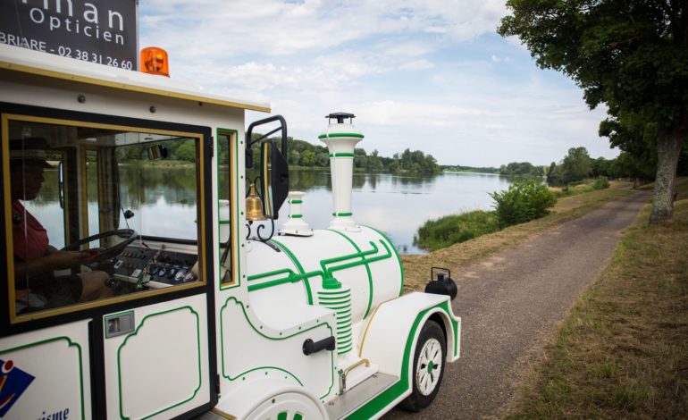 TRAIN SUR LES BORDS DE LOIRE