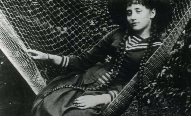 Colette dans un hamac