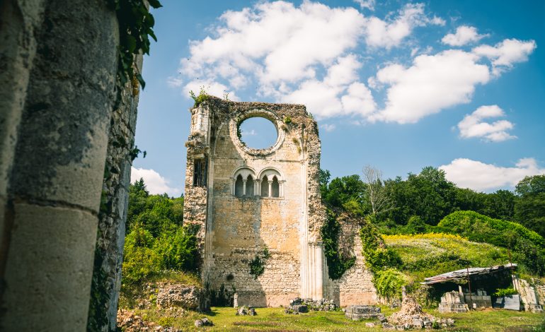 Lyons-La-Forêt, Abbaye de mortemer