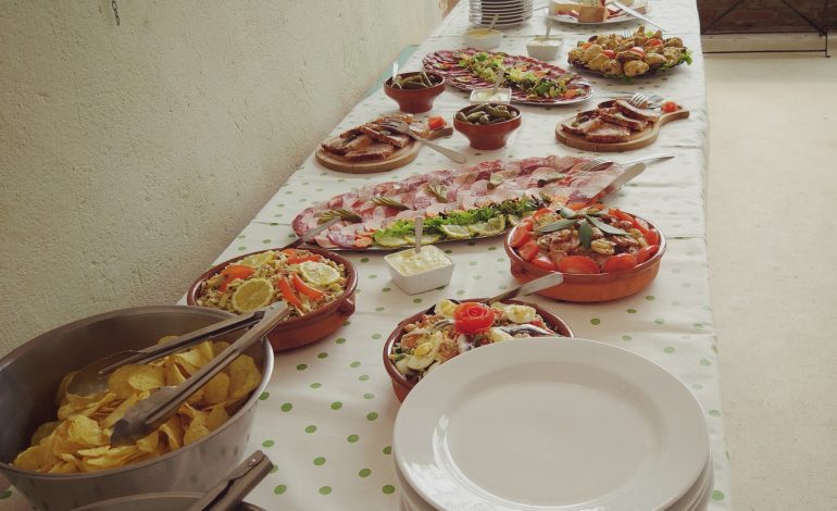 Buffet au château de La Bussière