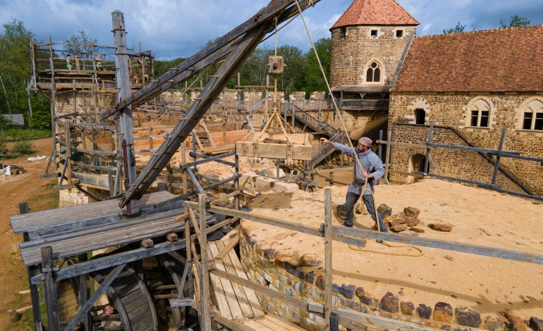 la-cage-a-ecureuil-de-Guedelon--Christophe-Lorsch